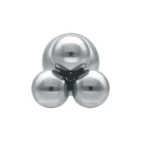 Triplets Barbell plateado con tres esferas sobre fondo blanco