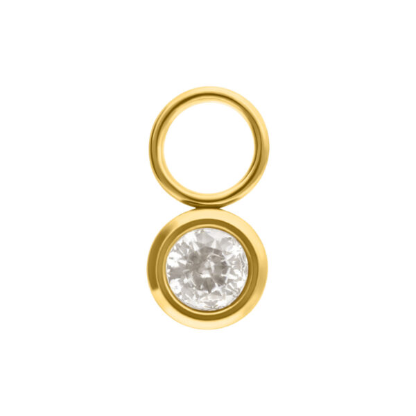 Colgante redondo de cristal dorado con piedra clara sobre fondo blanco