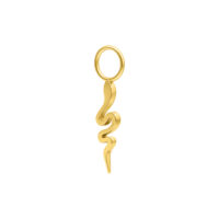 Colgante de serpiente dorado de metal, diseño curvado sobre fondo blanco
