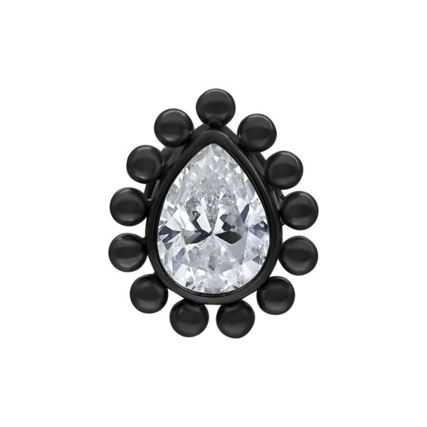 Accesorio de titanio negro con gota de cristal claro sobre fondo blanco