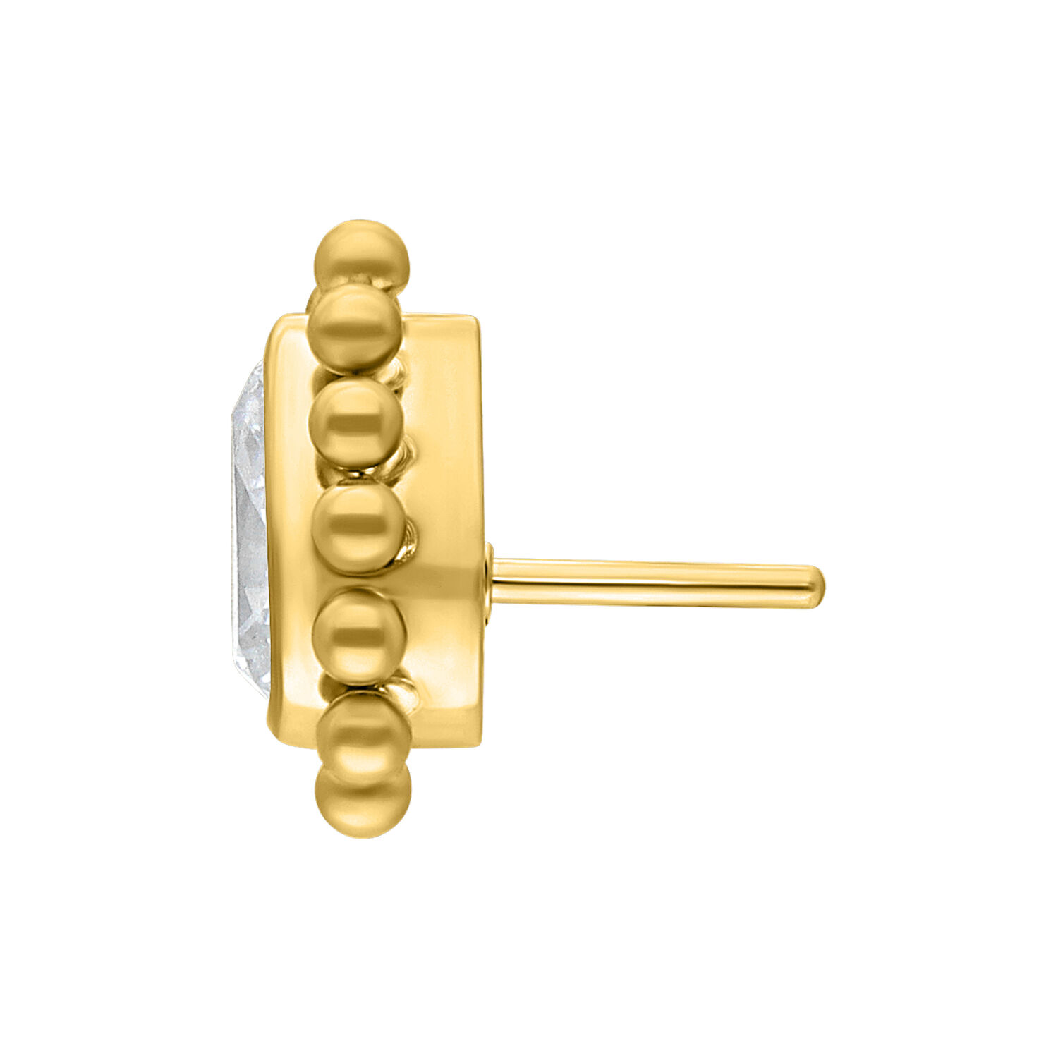 Accesorio de metal dorado con lágrima de cristal claro sobre fondo blanco
