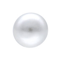Perla sintética blanca con superficie lisa sobre fondo blanco