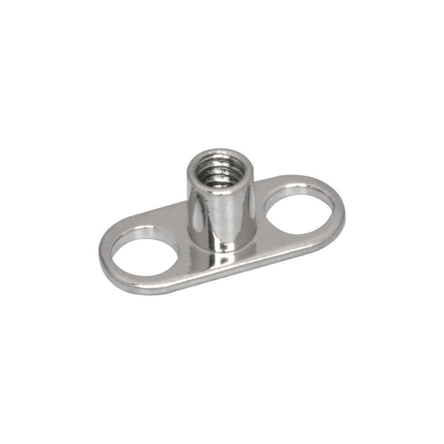 Espaciador de titanio plateado con dos agujeros sobre fondo blanco