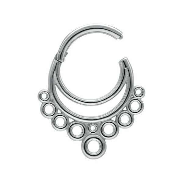 Clicker de septum plateado con diseño de burbujas sobre fondo blanco