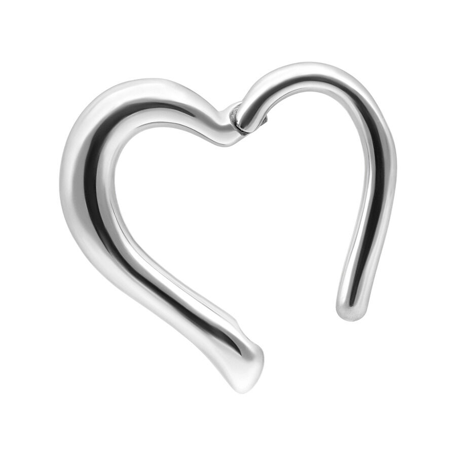 Anillo de piercing corazón plateado 8mm Anillo de piercing en forma de corazón plateado de acero quirúrgico sobre fondo blanco