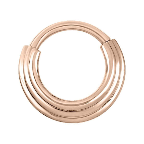 Clicker de septum cóncavo en oro rosa 8.0 mm sobre fondo blanco