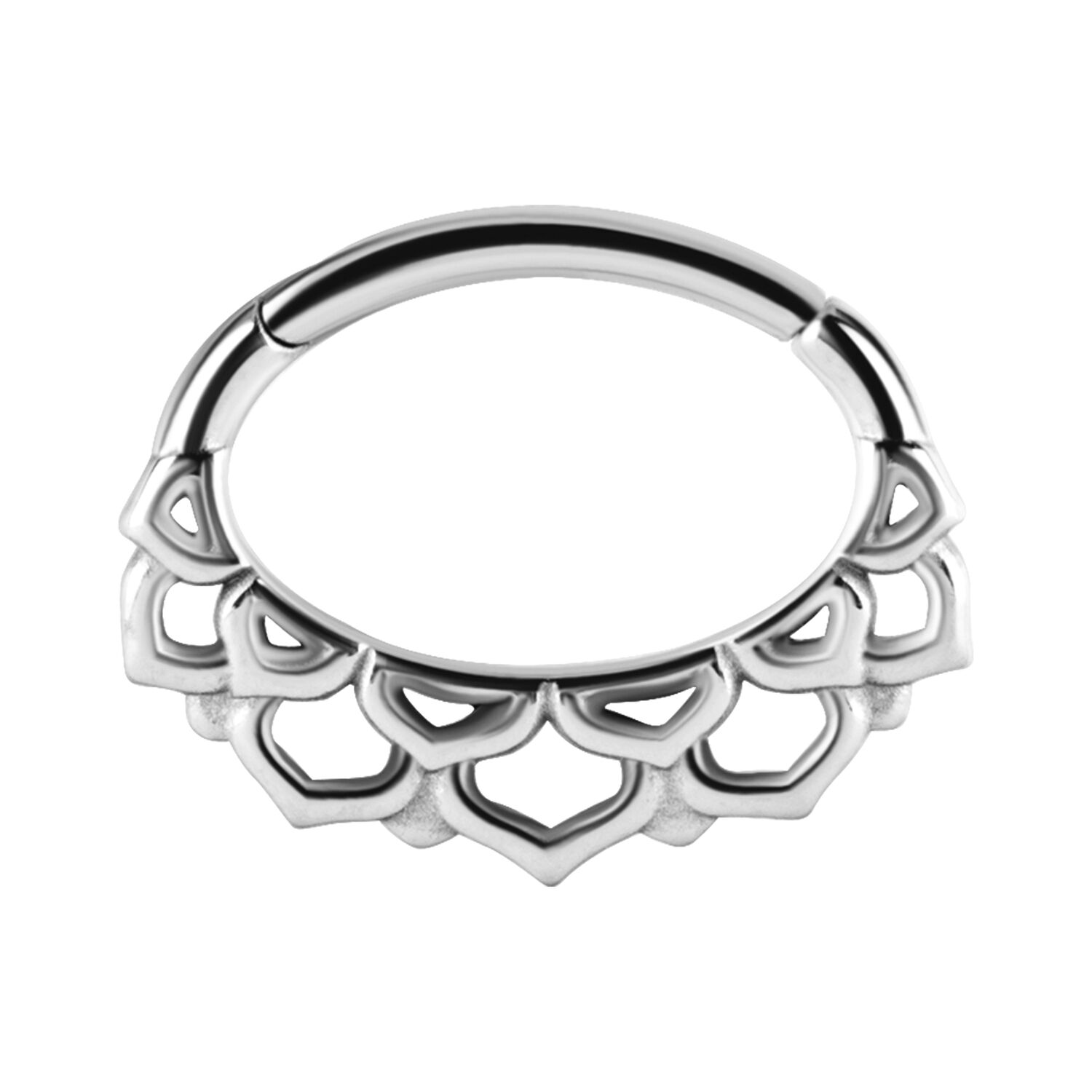 Clicker de septum plateado con diseño de flores sobre fondo blanco
