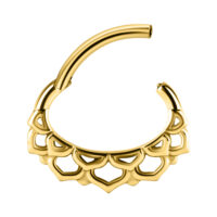 Clicker de septum dorado con diseño floral sobre fondo blanco