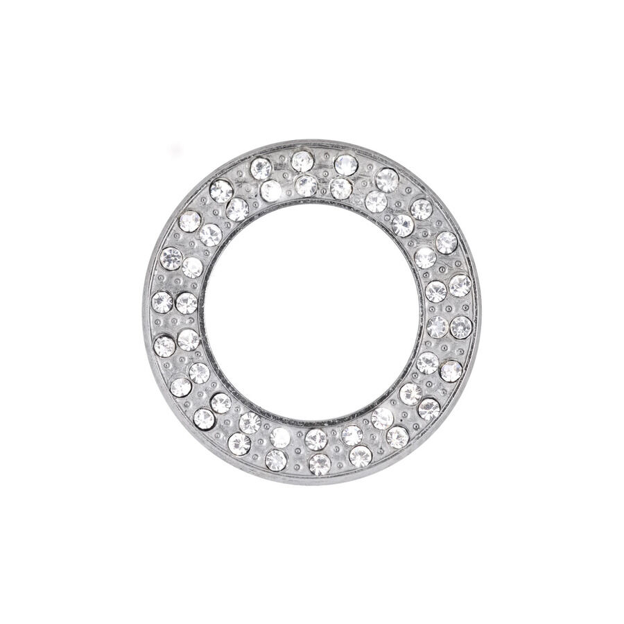 Ajuste redondo de titanio con cristales claros sobre fondo blanco