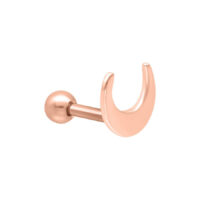 Barra para oreja en forma de media luna de oro rosa sobre fondo blanco