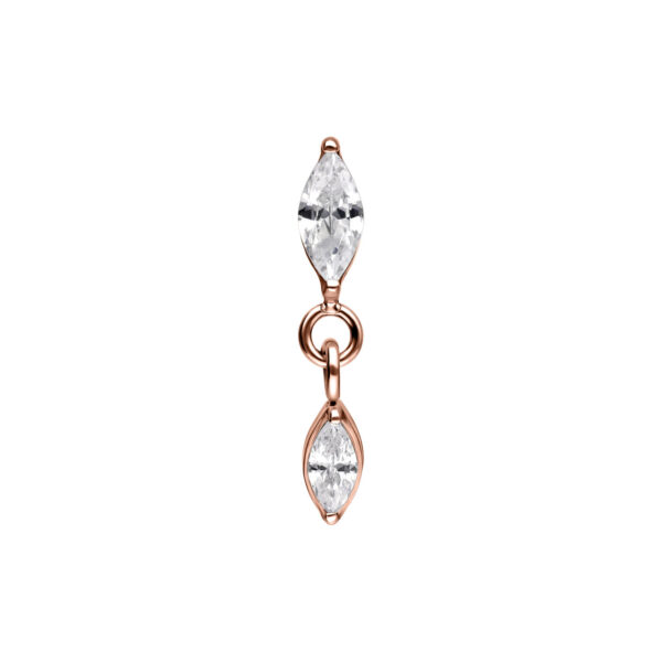 Cristal ovalado en rosado dorado con cristales claros sobre fondo blanco