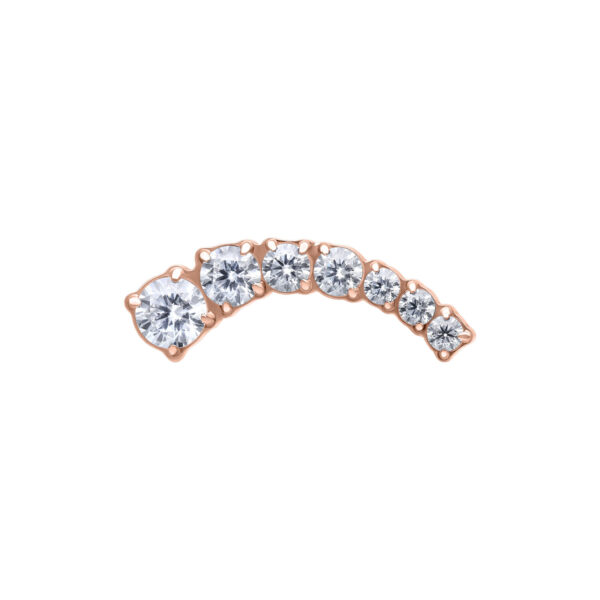 Accesorio de oro rosa con cristales claros sobre fondo blanco