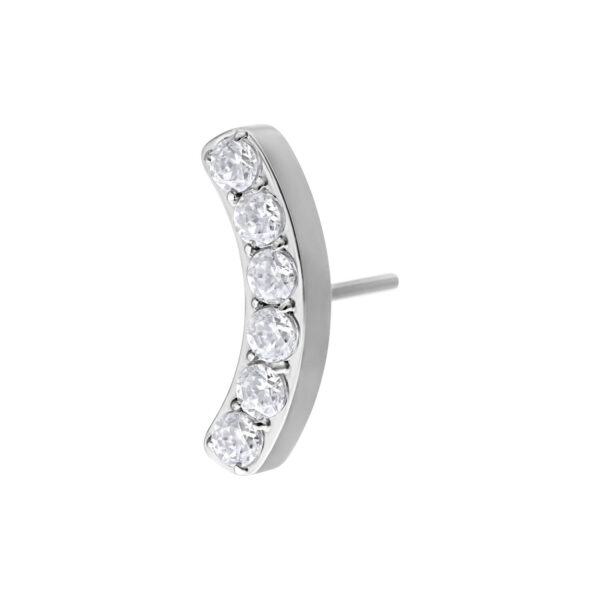 Ajuste de piercing plateado con 6 cristales claros sobre fondo blanco