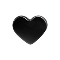 Accesorio negro de corazón Push Fit de titanio sobre fondo blanco