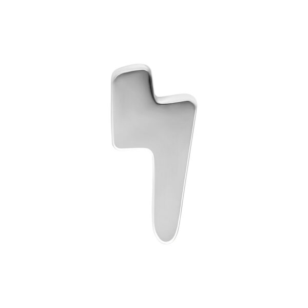 Ajuste en forma de relámpago plateado de titanio sobre fondo blanco