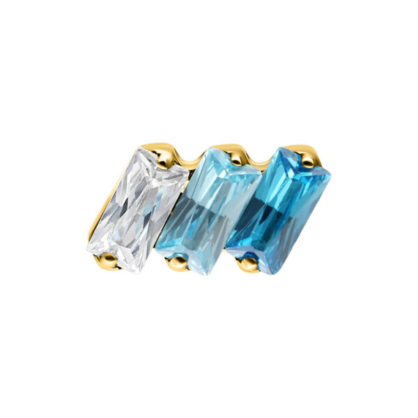 Ajuste de metal dorado con tres cristales rectangulares en transparente, turquesa claro y azul oscuro sobre fondo blanco