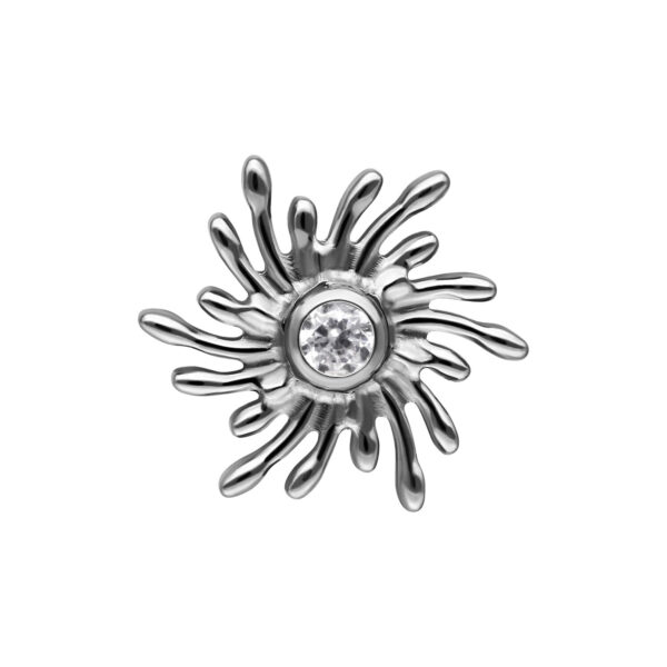 Accesorio Sunburst plateado con cristal claro sobre fondo blanco