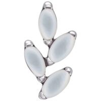 Silberner Titan Aufsatz mit ovalen Mondsteinen auf weißem Hintergrund