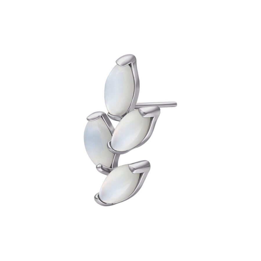 Accesorio Push Fit de plata con cuatro piedras lunares sobre fondo blanco