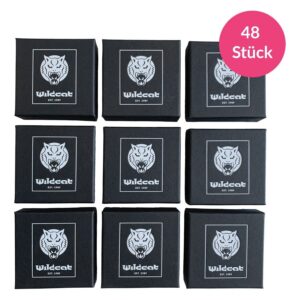 Neun schwarze Wildcat Logo Schmuckboxen auf weißem Hintergrund, 48 Stück