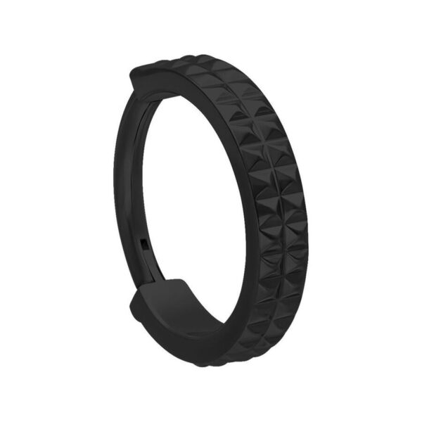 Clicker de Remache Negro de titanio con 12mm de diámetro sobre fondo blanco