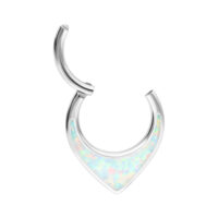 Septum Clicker plateado con opal sintético blanco sobre fondo blanco