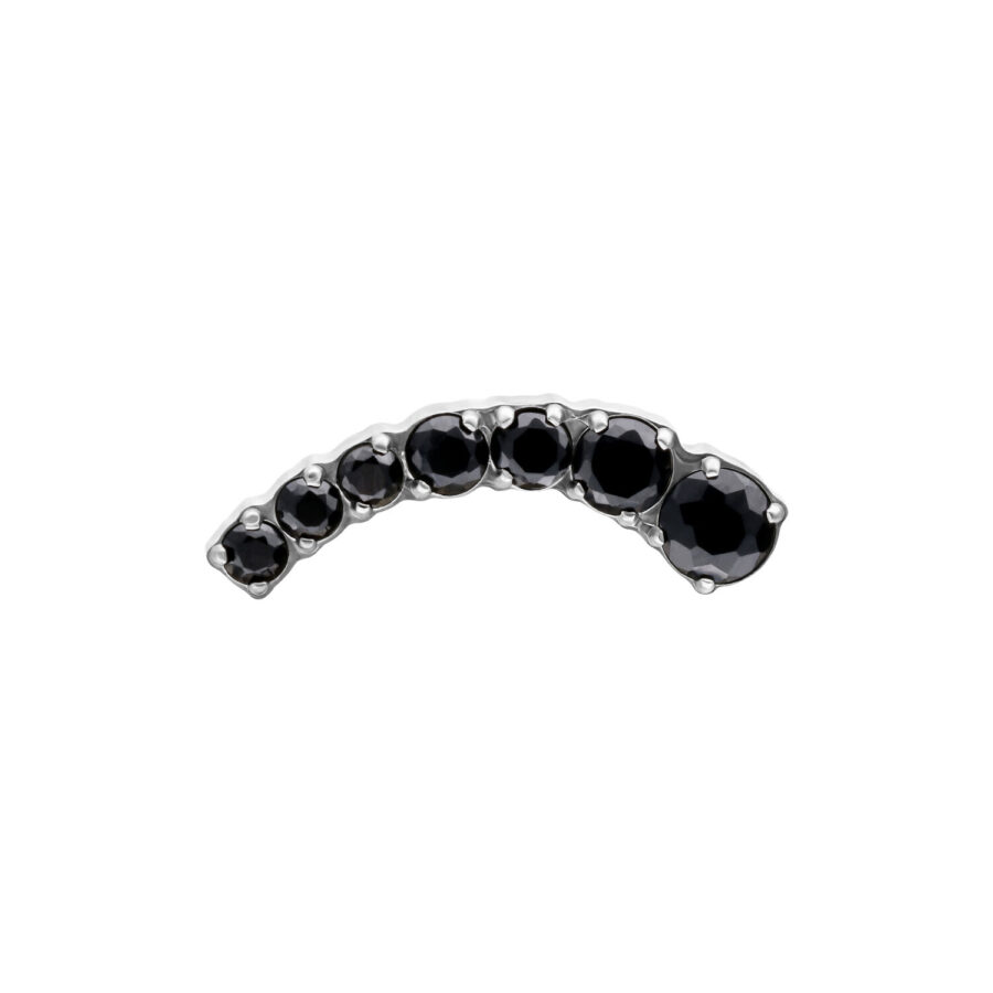 Accesorio de piercing plateado con cristales negros, curvado a la izquierda