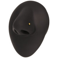 Piercing nasal negro con bola dorada Piercing nasal negro mate en forma de nariz con pequeña bola dorada sobre fondo blanco