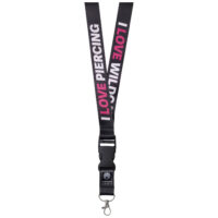 Lanyard negro con texto I LOVE PIERCING en blanco y rosa, gancho de metal