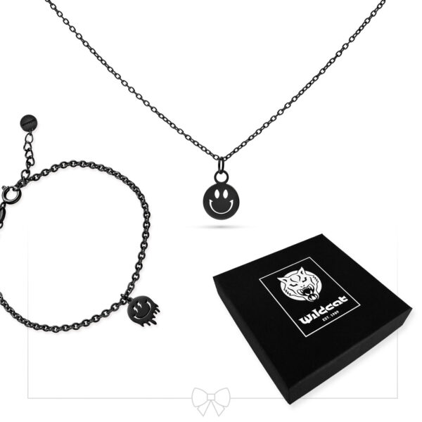 Conjunto de collar y pulsera con colgantes de smiley, caja de regalo negra