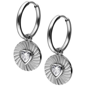 Pendientes plateados con colgantes en forma de corazón y cristales sobre fondo blanco