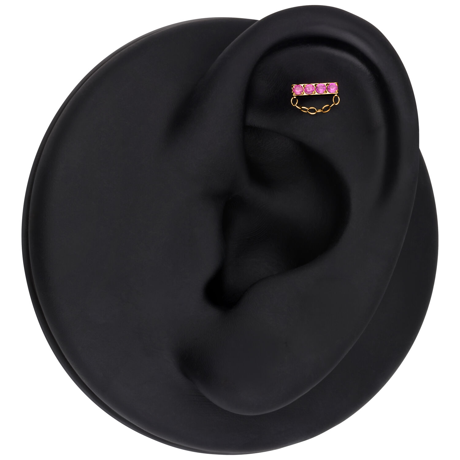Aplique de Cadena Push Fit Dorado con Rubí Aplique dorado para piercing de oreja con cristales rojos en un modelo de oreja negra
