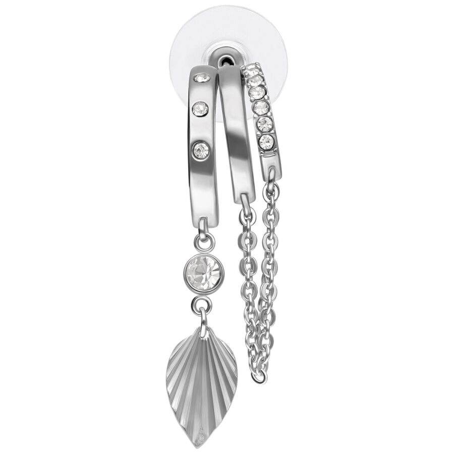 Dos pendientes de plata con piedras de estrás y colgante de cadena en forma de hoja sobre fondo blanco
