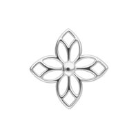 Adorno de flor plateada para piercing Adorno de flor plateada para piercings con diseño simétrico sobre fondo blanco