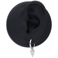 Mini Lollipop Aros de Plata Pendiente de plata con colgante en un expositor de oreja negro