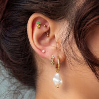 Ajuste de Piña Dorada para Piercing Piercing de oreja con ajuste de piña dorada y colgante de perlas