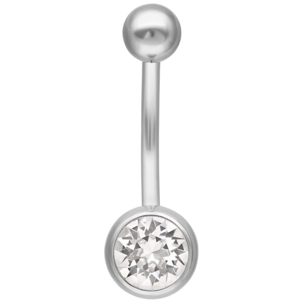 Piercing de ombligo plateado con cristal claro sobre fondo blanco