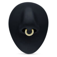 18K Oro Septum Clicker con Cristales Clicker de Septum Dorado con cristales claros sobre fondo negro