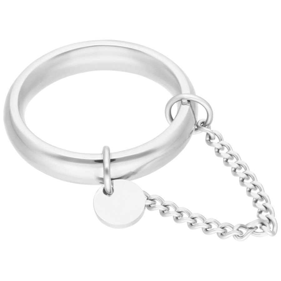 Anillo de plata de acero quirúrgico con detalle de cadena sobre fondo blanco