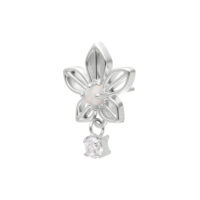 Pieza de Piercing de Flor de Jazmín en Oro Blanco Pieza de Piercing de Flor de Jazmín en Oro Blanco con ópalo y circonita