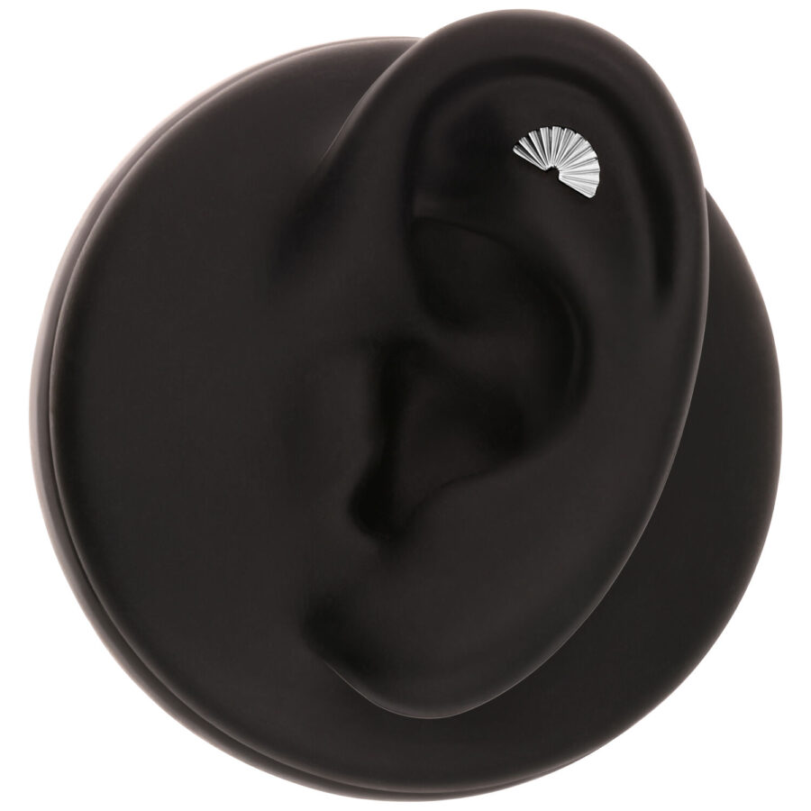 Falsa oreja negra con accesorio de piercing semicircular plateado