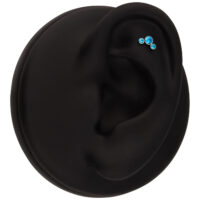 Turquesa Cristal Accesorio para Piercing de Oreja Modelo de oreja negra con tres accesorios de cristal turquesa