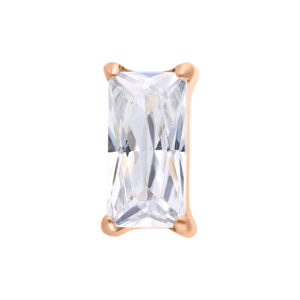 Cristal rectangular claro en un engaste de oro rosado sobre fondo blanco