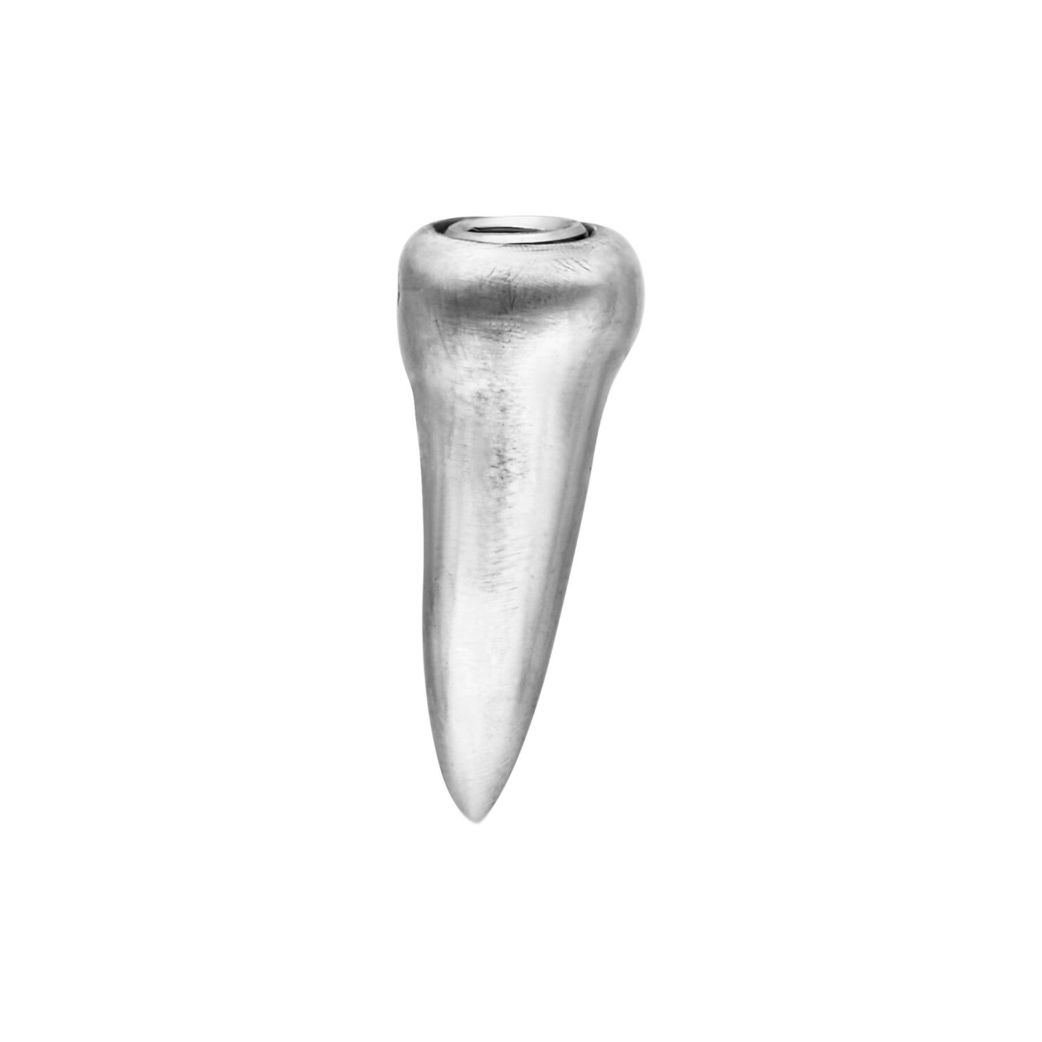 Accesorio de Piercing Bio-Mecánico Plateado Accesorio de piercing plateado, de forma cónica y superficie lisa sobre fondo blanco