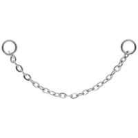 Cadena de piercing de plata 15,0 mm Cadena de piercing de plata con dos anillos, a la izquierda y a la derecha, sobre fondo blanco
