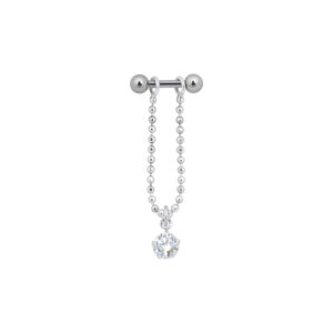 Barbell de plata para oreja con colgante de cristal claro sobre fondo blanco