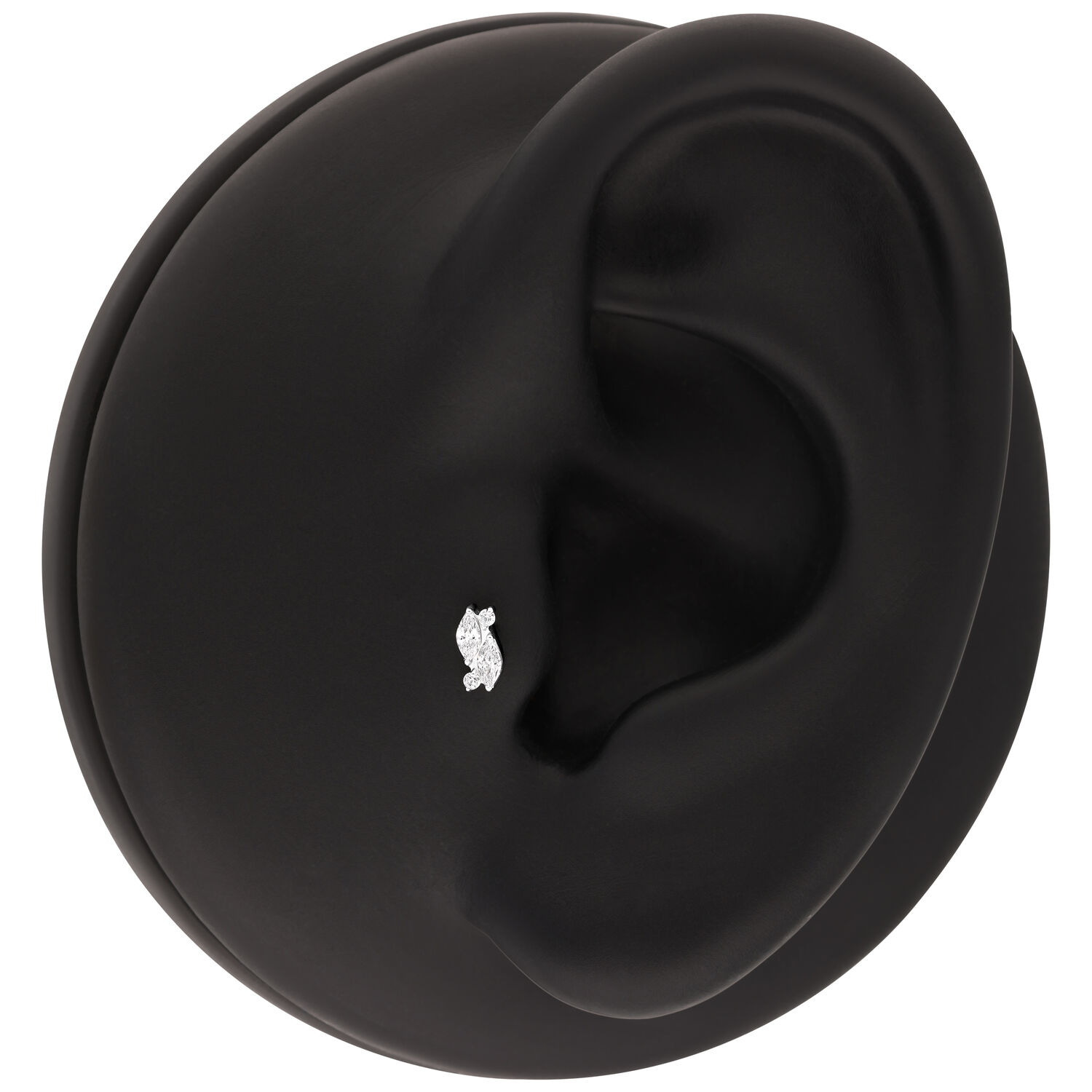 Accesorio negro para piercing de oreja con cristal Modelo de oreja negra con accesorio de piercing de cristal plateado