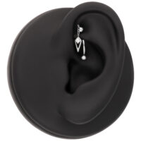 Baguette Cristal Rook en Plata Modelo de oreja negra con accesorio de piercing de cristal baguette plateado