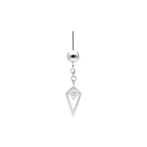 Adorno de piercing de oro blanco con cristal rectangular en una cadena, sobre fondo blanco